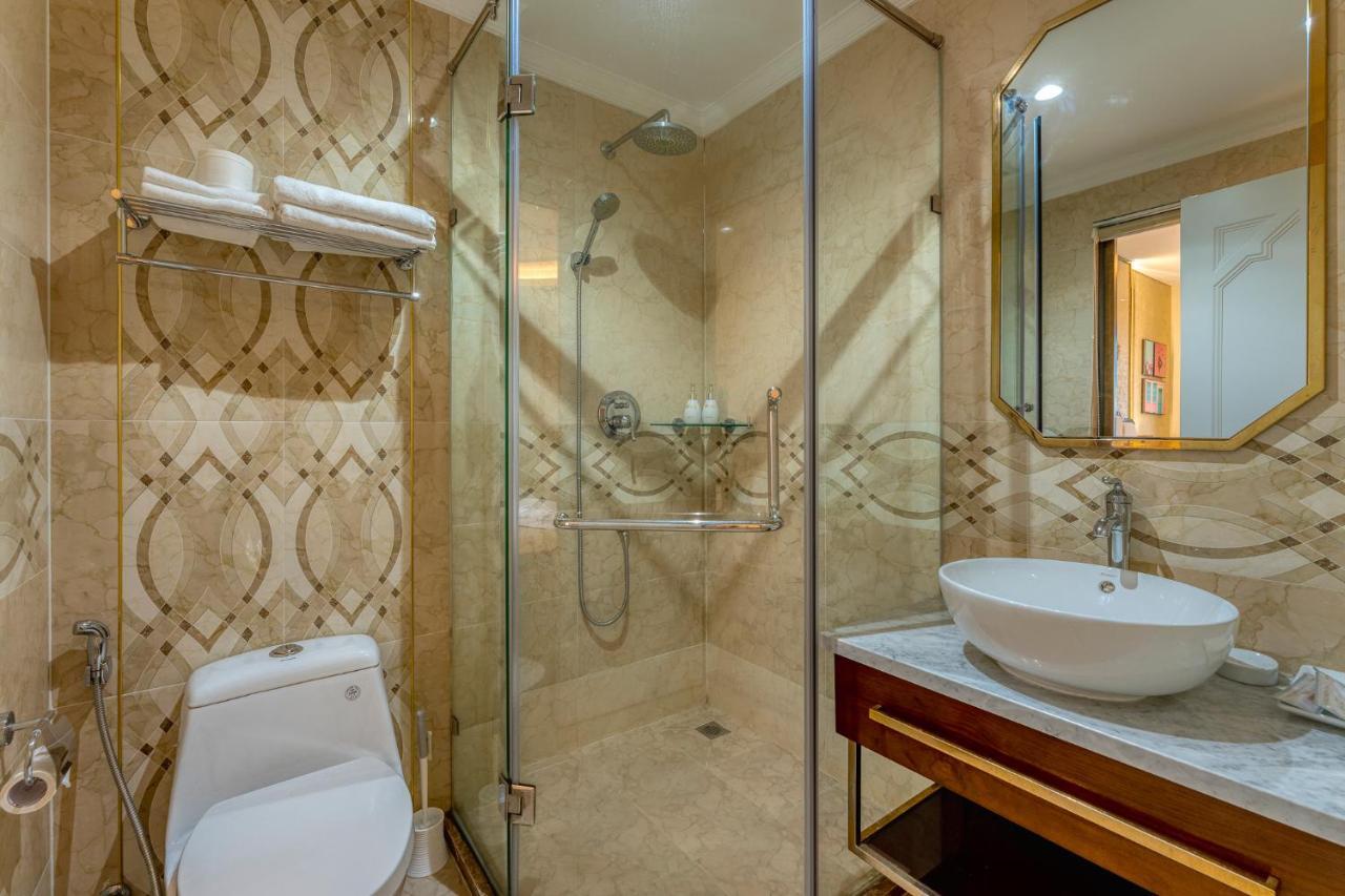 Golden Tree Apartments Хошимин Экстерьер фото
