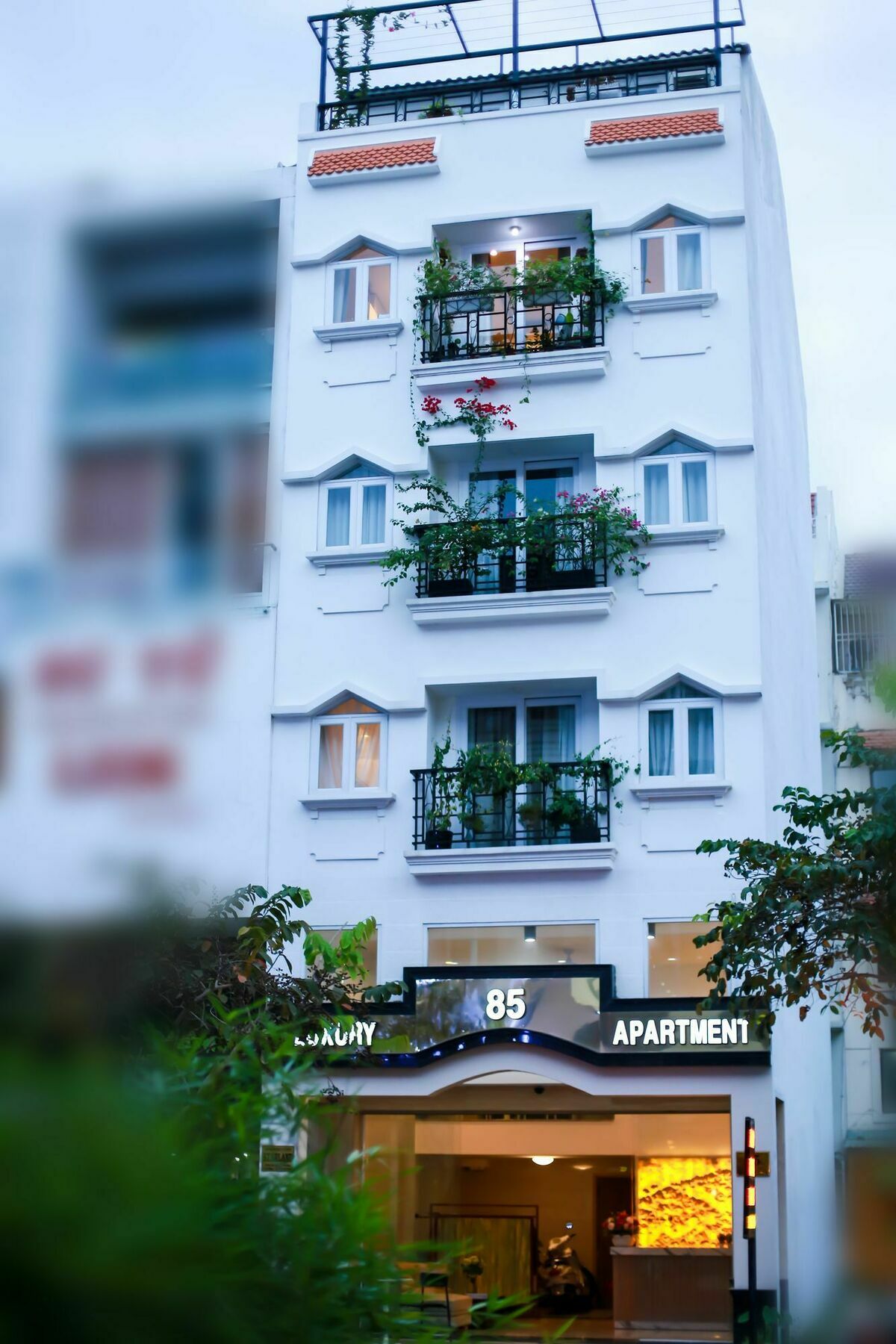 Golden Tree Apartments Хошимин Экстерьер фото